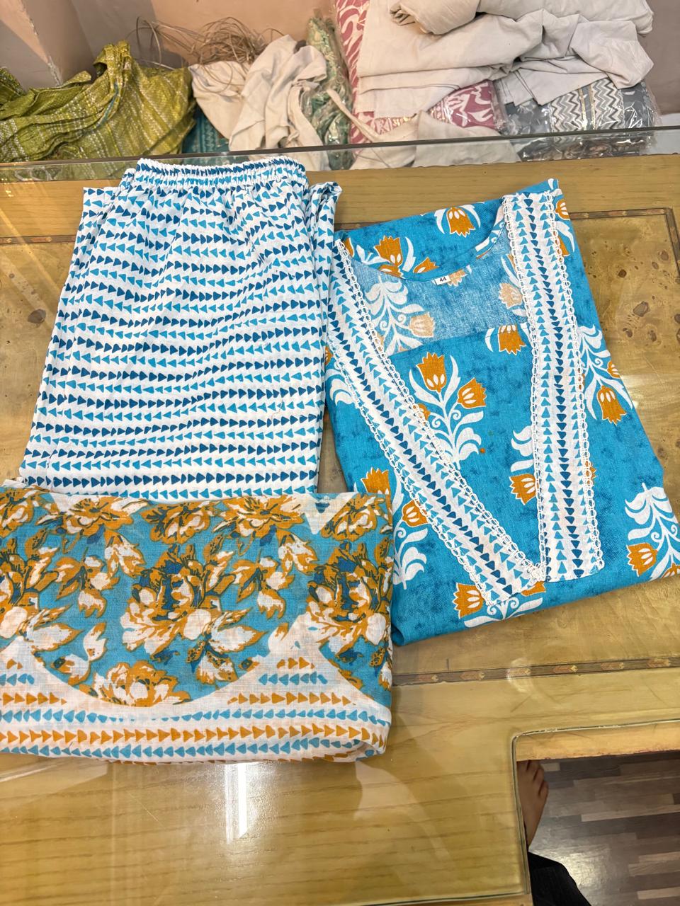 Top With Pent Duppata