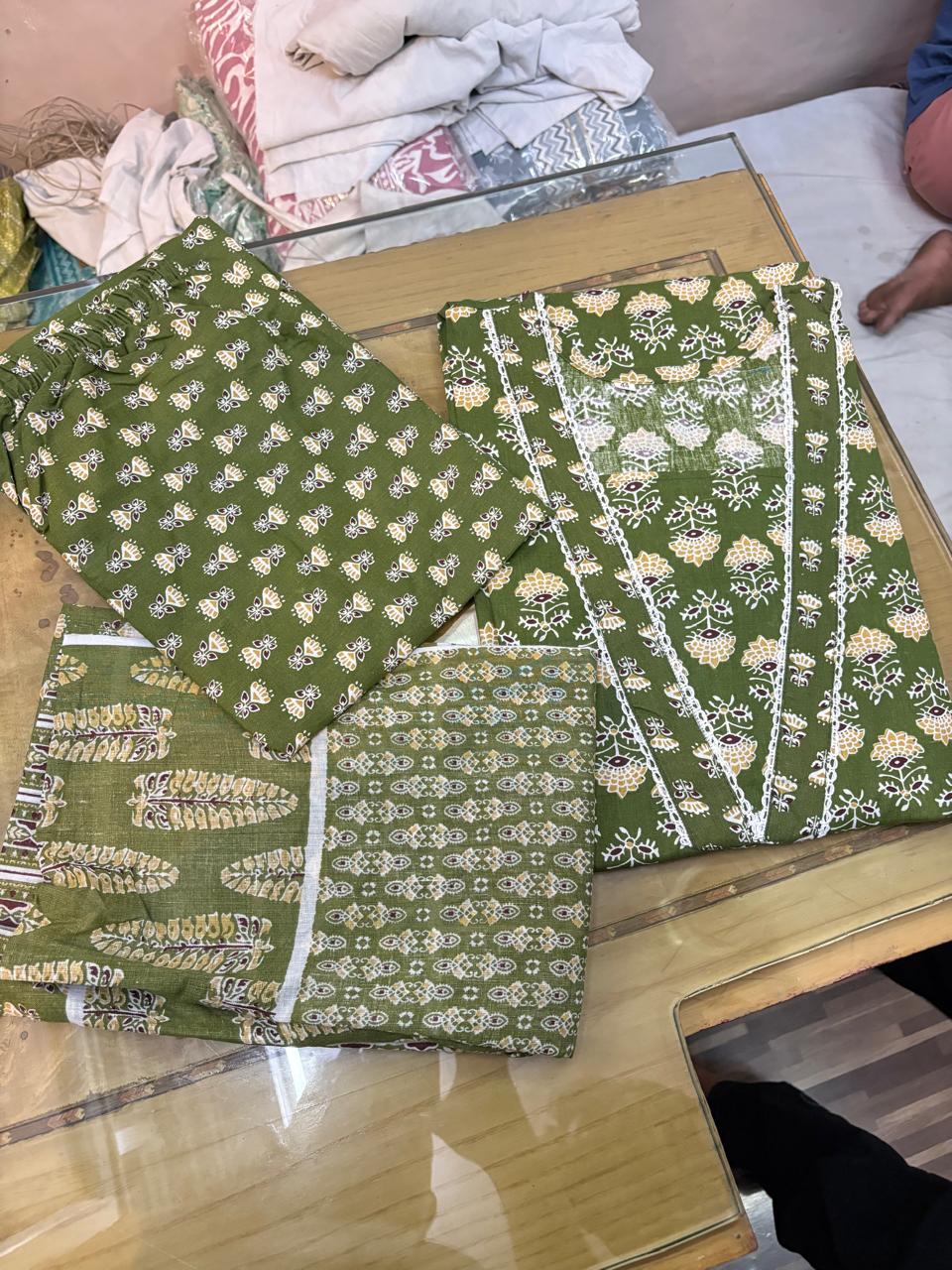 Top With Pent Duppata