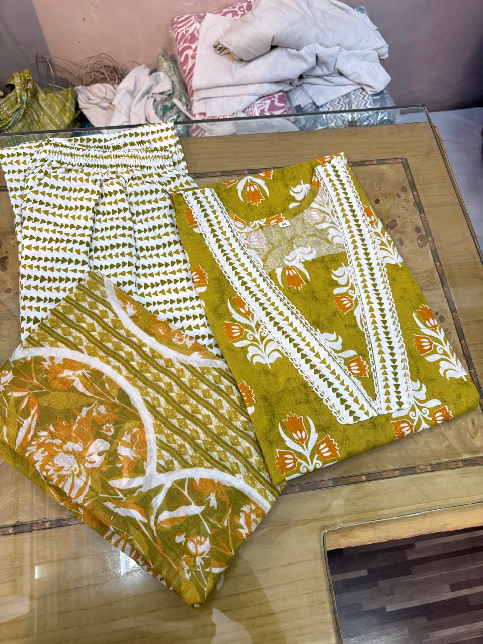 Top With Pent Duppata