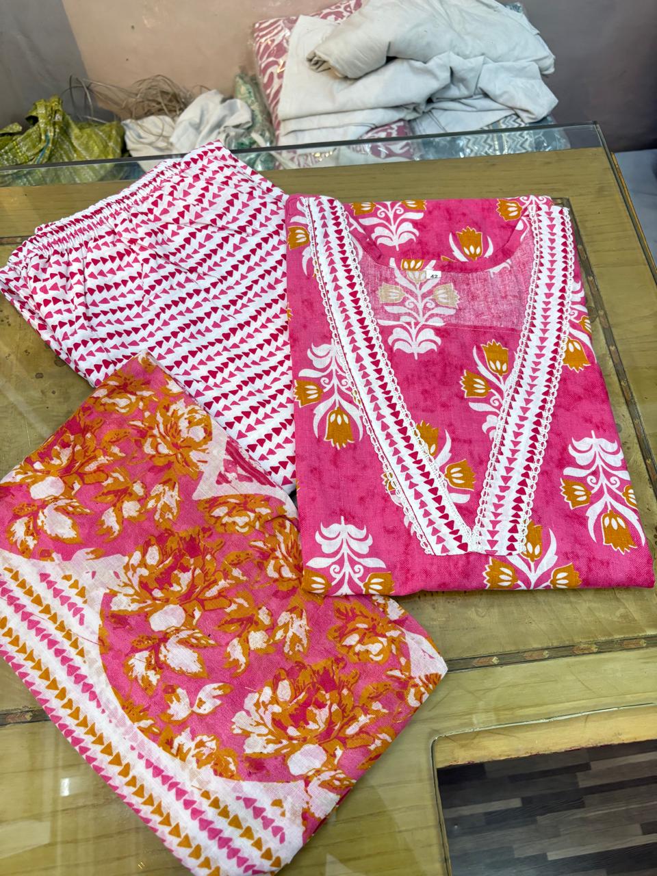 Top With Pent Duppata