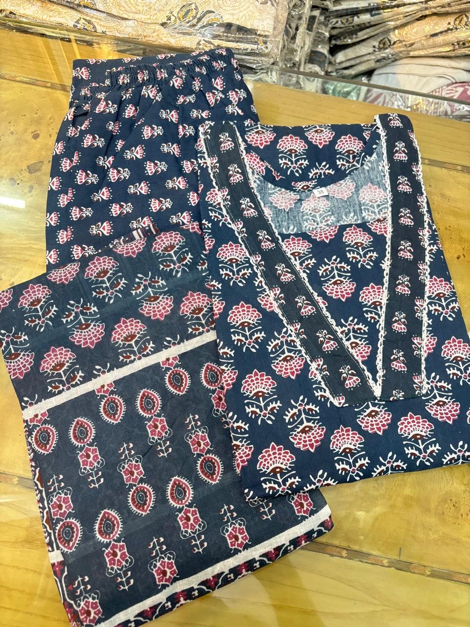 Top With Pent Duppata